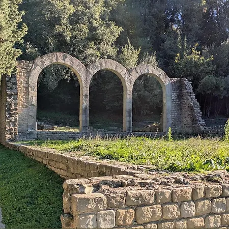 Elegante Bilocale / Elegant Double Διαμέρισμα Φιέζολε